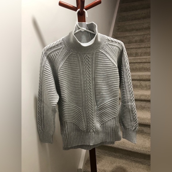Banana Republic Cable Knit Sweater - Picture 1 of 3